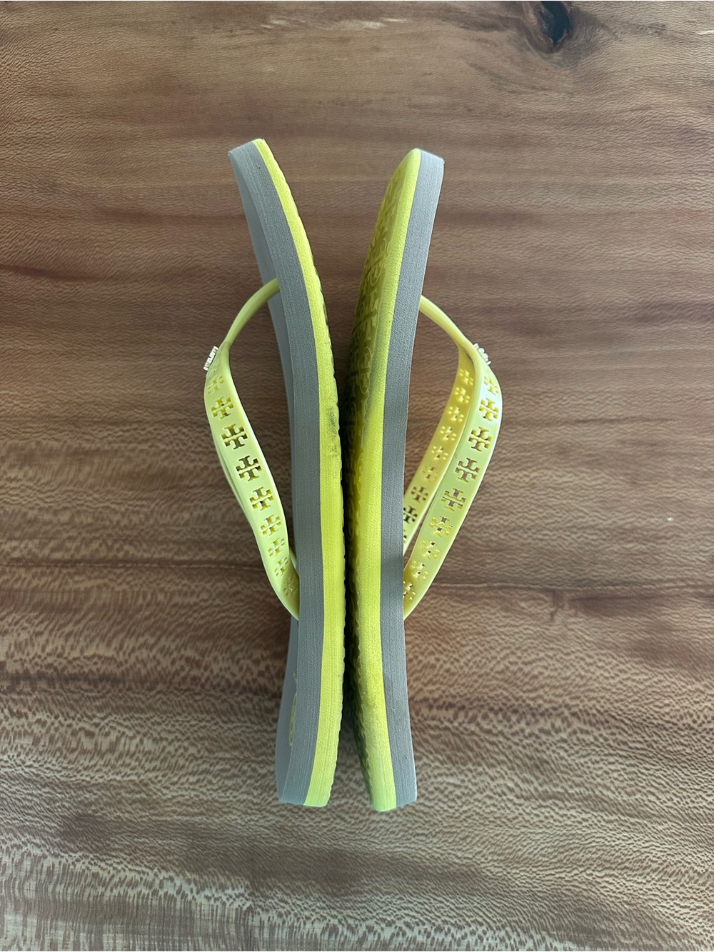 Tory Burch Yellow Strap Taupe Thin Footbed Flip Flop Sandals Thong | Size: 10 - Picture 4 of 12